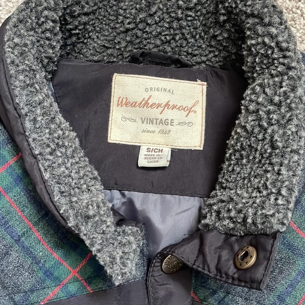 Weatherproof Vest - Picture 2 of 4
